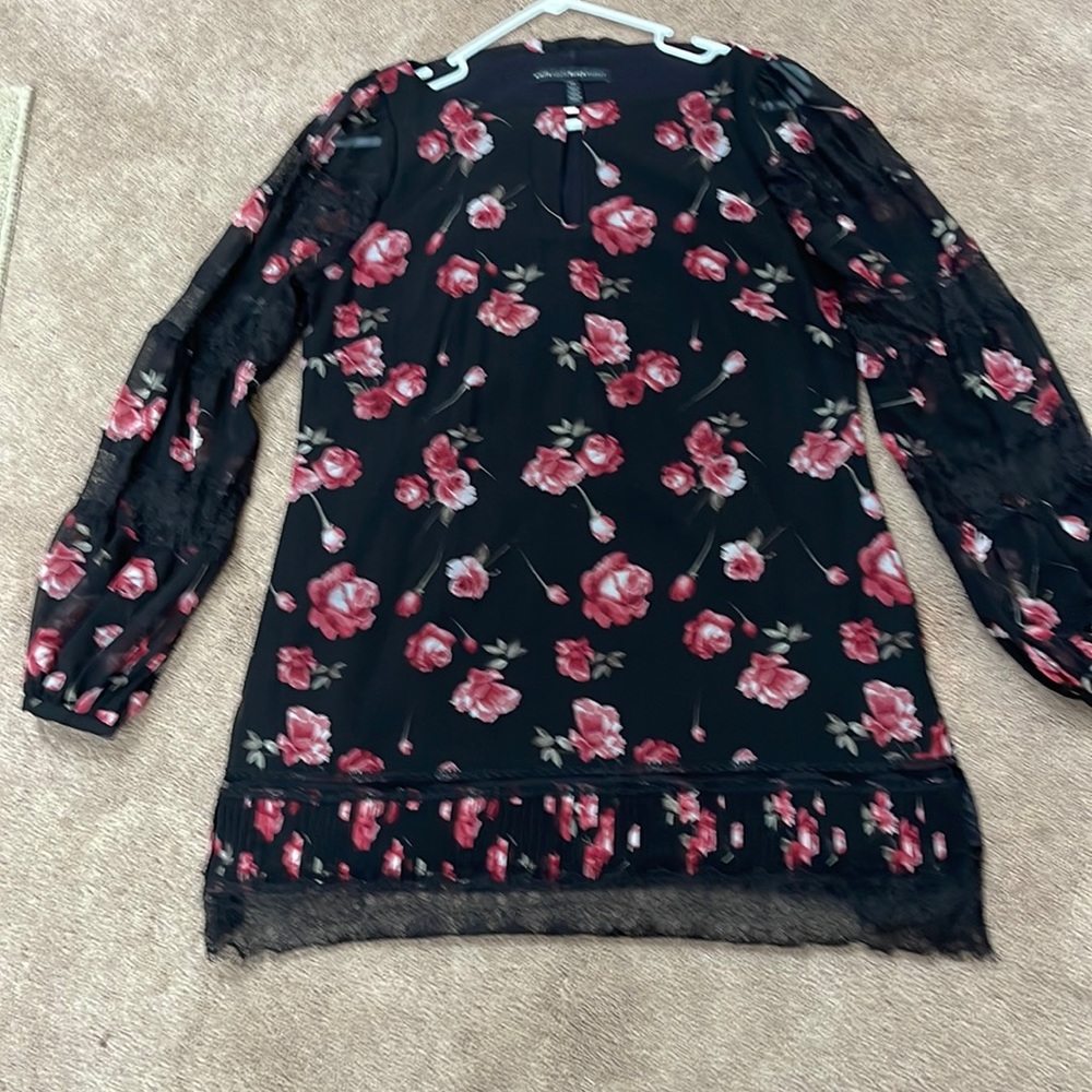 White House Black Market 6P floral dressy top